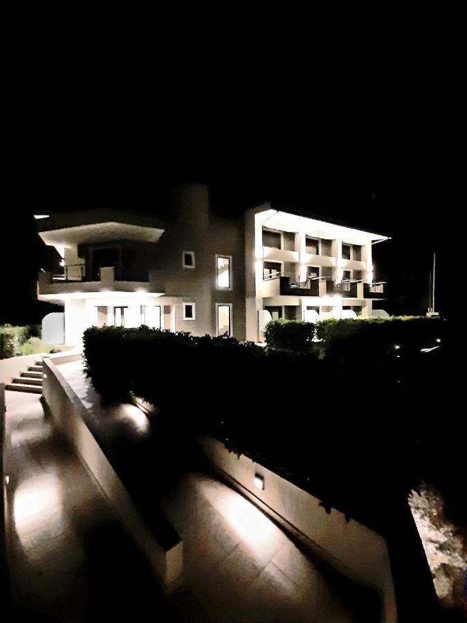 Gmare Aparthotel Gerakini Exteriör bild