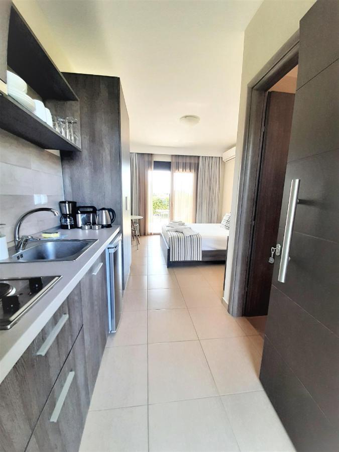 Gmare Aparthotel Gerakini Exteriör bild
